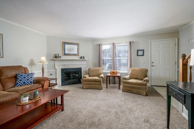 Building Photo - 1032 Fairfax Dr