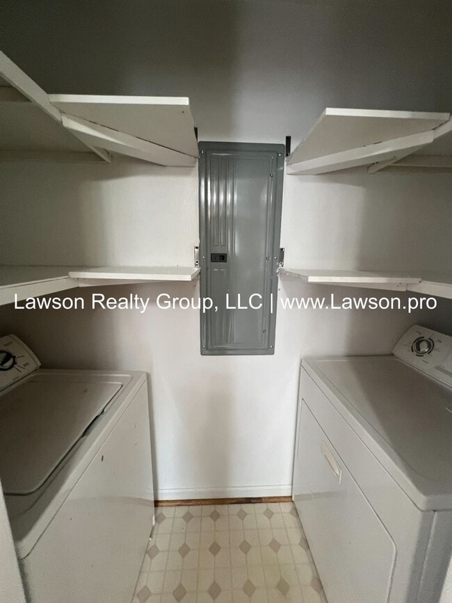 Building Photo - One Level Living in Vinton!