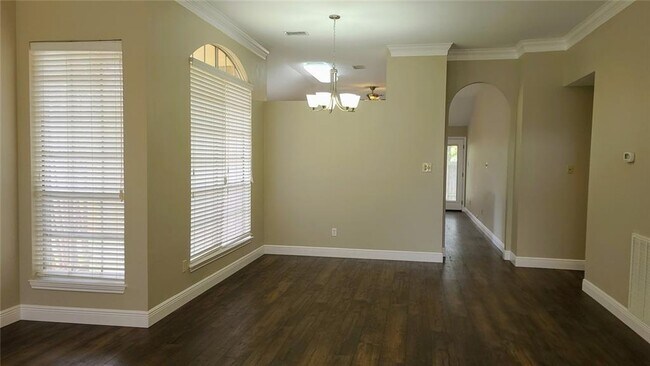 Building Photo - 2517 Jacqueline Dr
