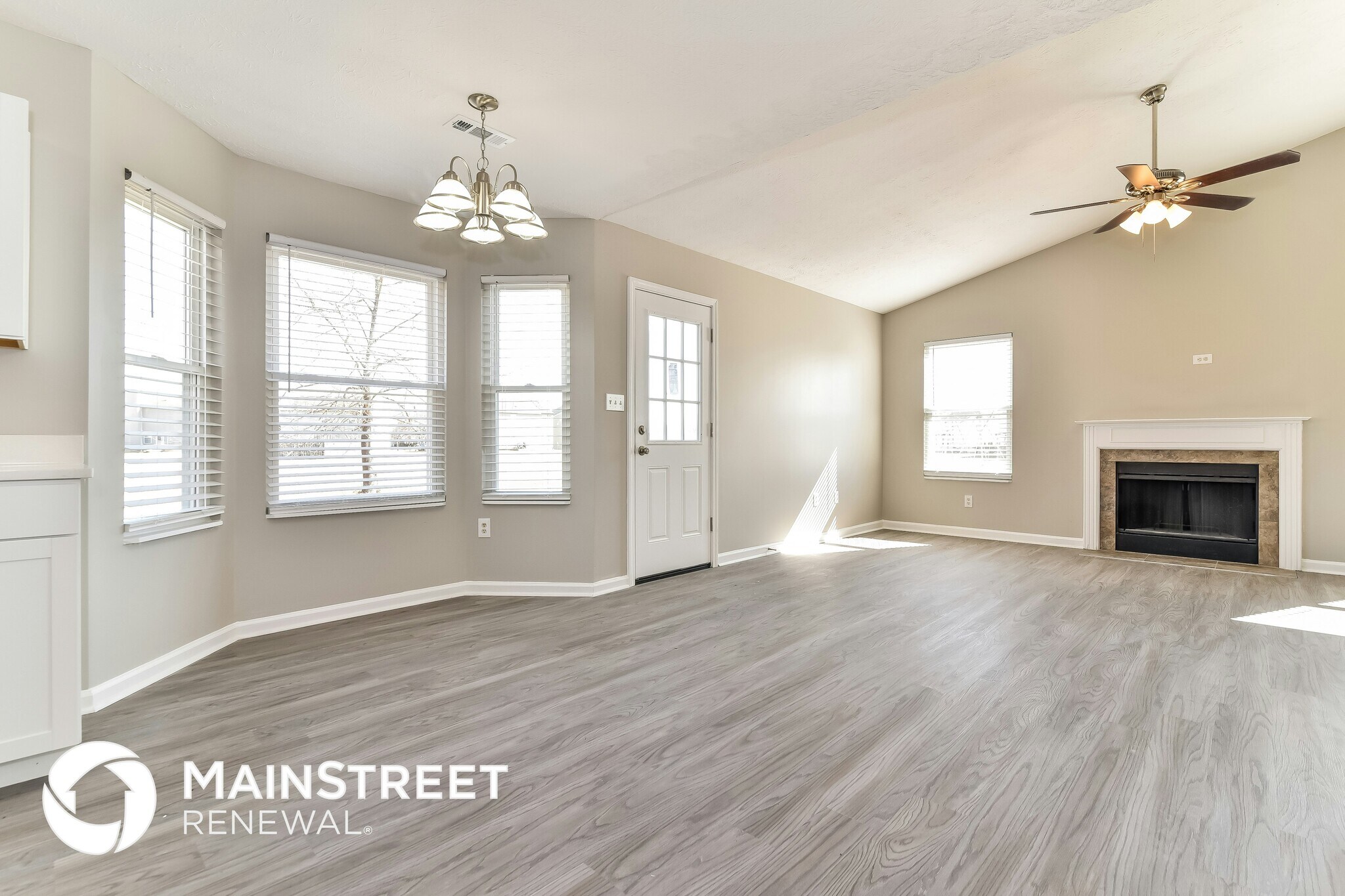 Building Photo - 6415 Hollingsworth Dr