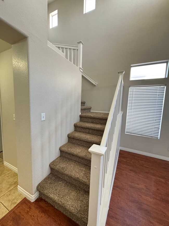 Building Photo - 4524 English Lavender Ave