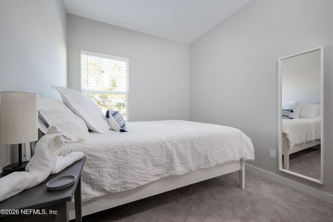 Building Photo - 817 7th Ave N