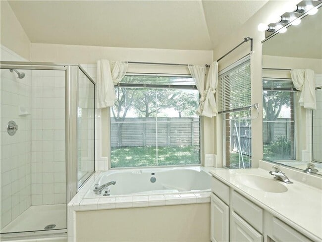 Building Photo - 1725 Dapplegrey Ln