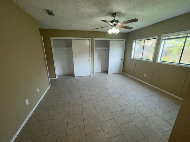 Building Photo - 5322 Inverness Dr