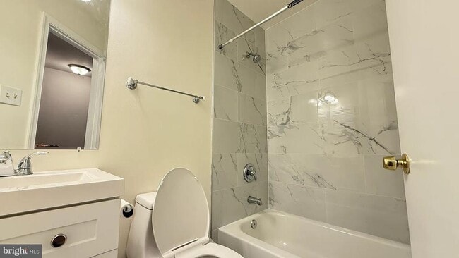 Building Photo - 18715 Martins Landing Dr