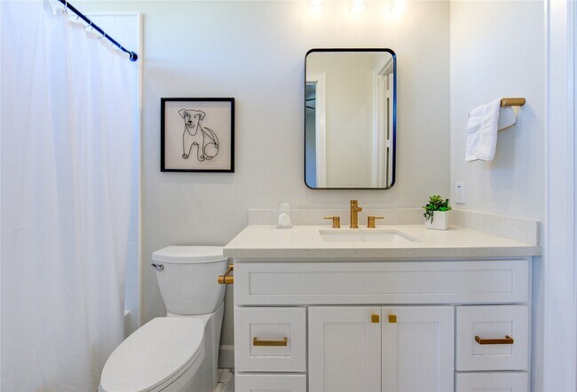 Building Photo - 820 Wakefield Dr