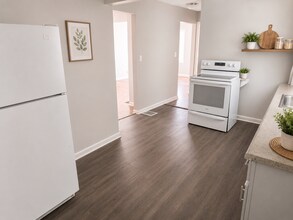 Building Photo - Cute Updated 3 Bedroom Home