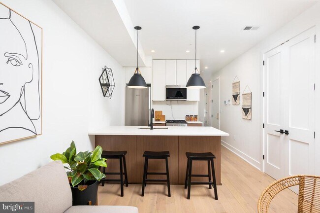 Building Photo - 1316 8th St NW