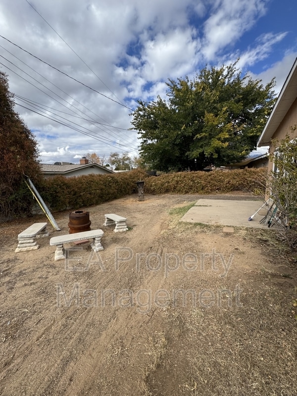 Building Photo - 1417 Dorothy St NE