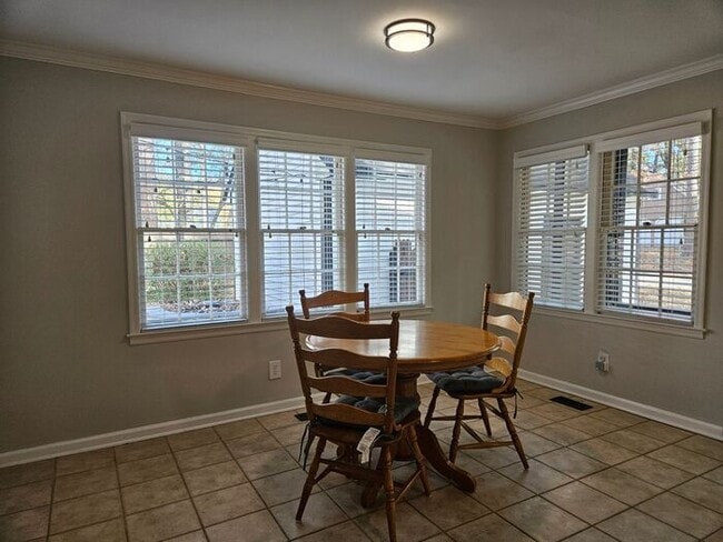 Building Photo - Gillcreek at Forest Lake