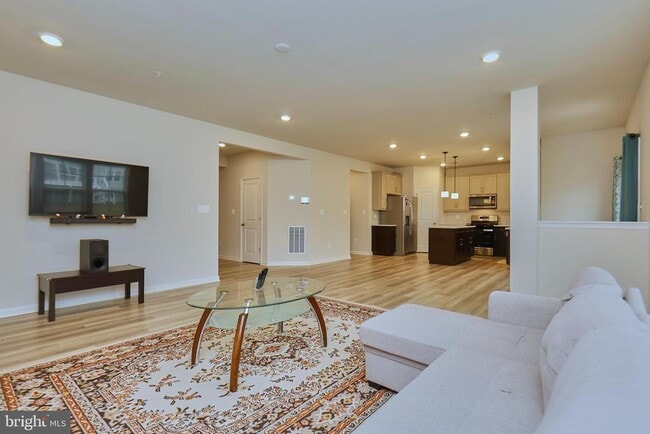 Building Photo - 1006 Shenandoah View Pkwy