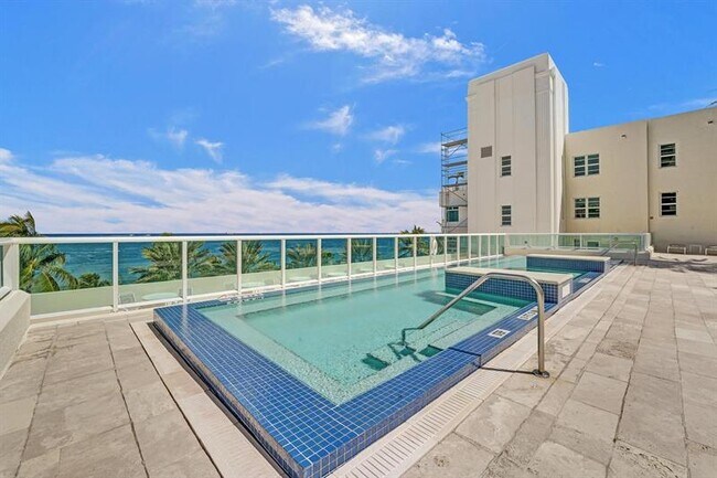 Building Photo - 101 S Fort Lauderdale Beach Blvd