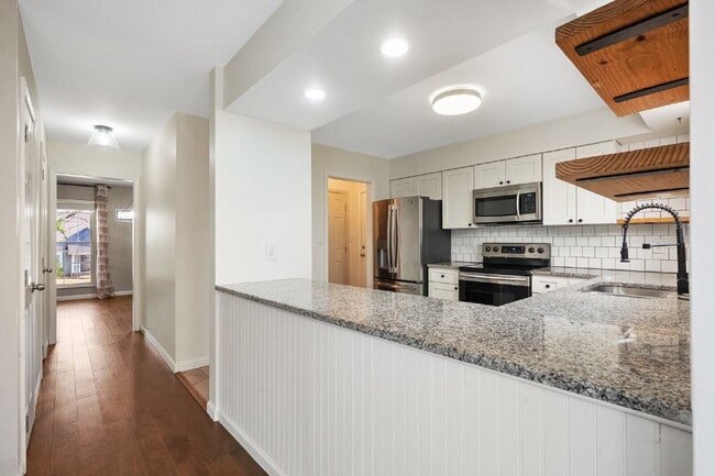 Building Photo - *RESERVED - Contact Us to Submit A Backup App!* Fully Renovated 4BR/2.5BA Gem in Sought-After Ben...