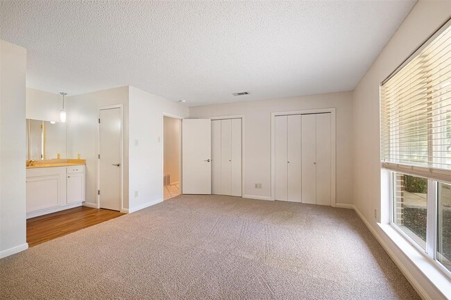 Building Photo - 8801 Camelia Ln