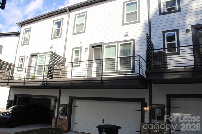 Building Photo - 743 Hoke Ln