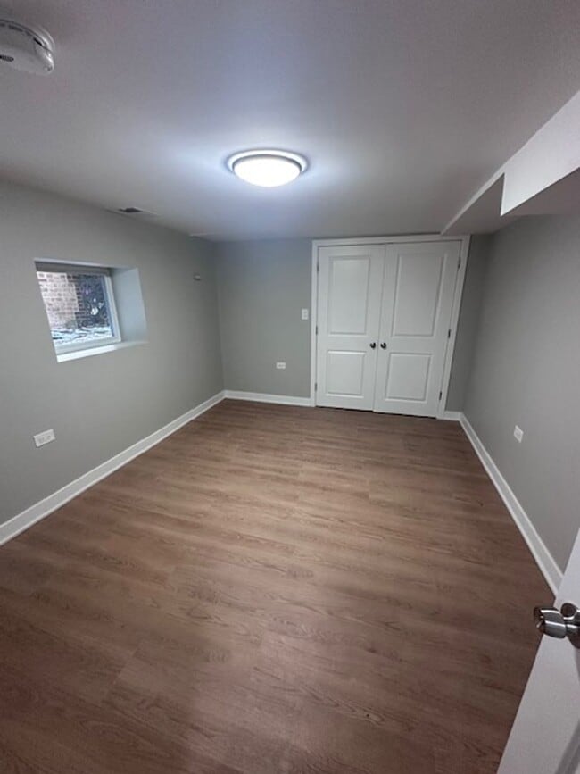 Building Photo - Clearing single family for rent