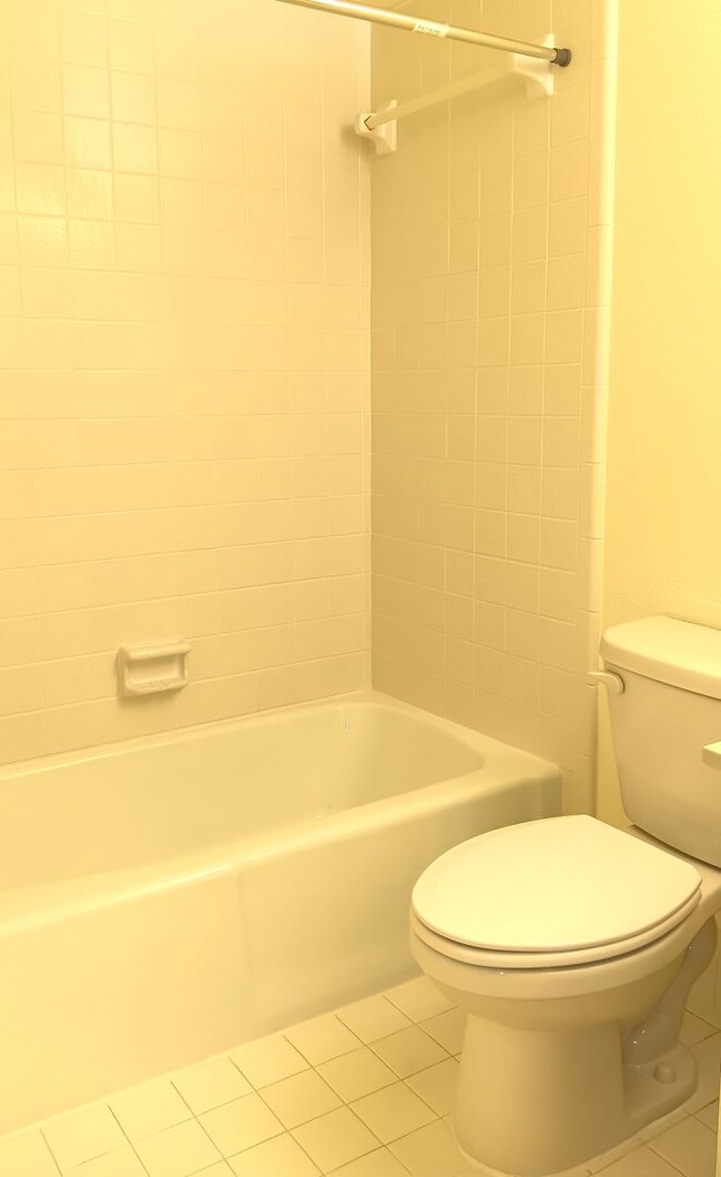 Building Photo - Location is great with this spacious 2-bed...