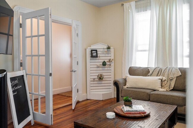 Building Photo - Rexford Main Street