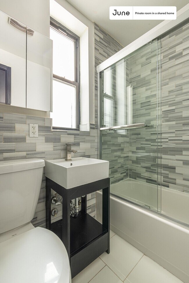 Building Photo - Room in Shared 4 bed/2 bath home
