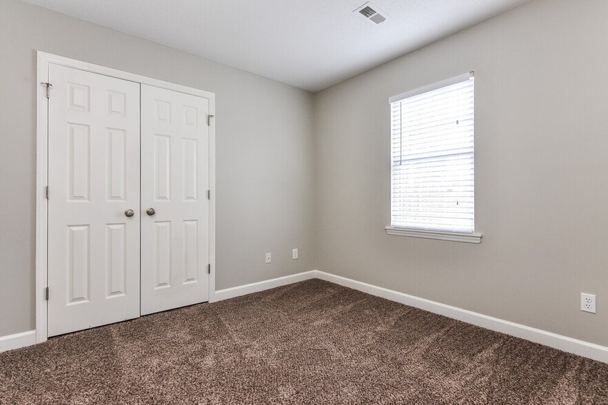 Building Photo - 209 Walnut Creek Dr