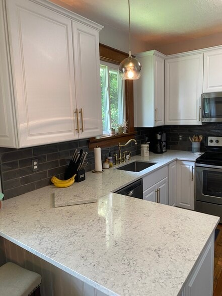New countertops - 1505 Russell St