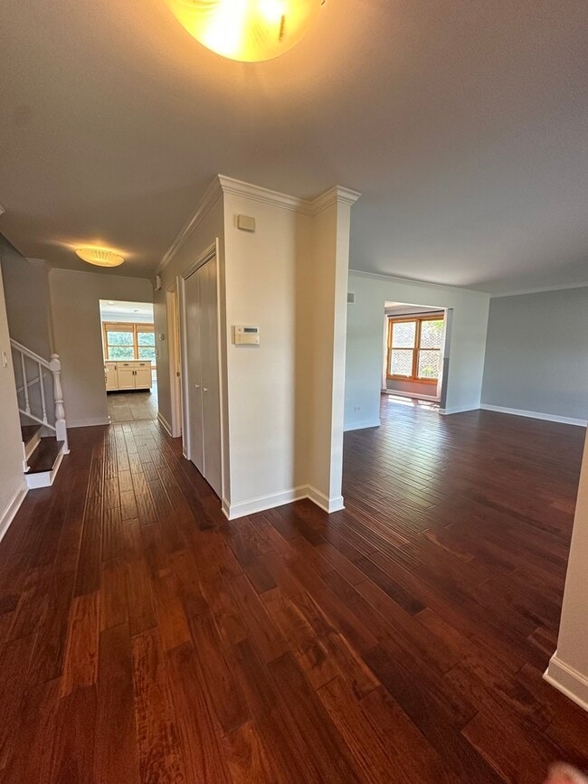 Building Photo - 567 Lorelei Dr
