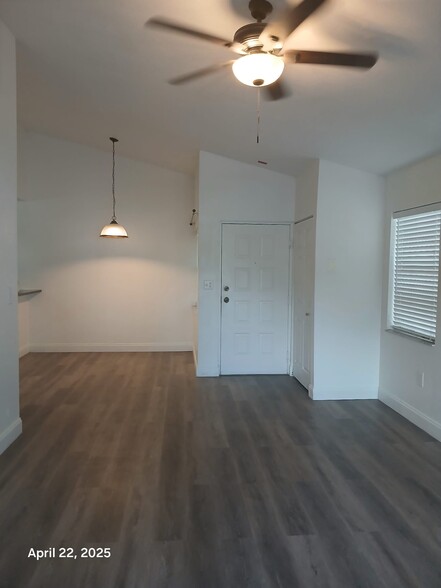 Building Photo - 2850 N Oakland Forest Dr