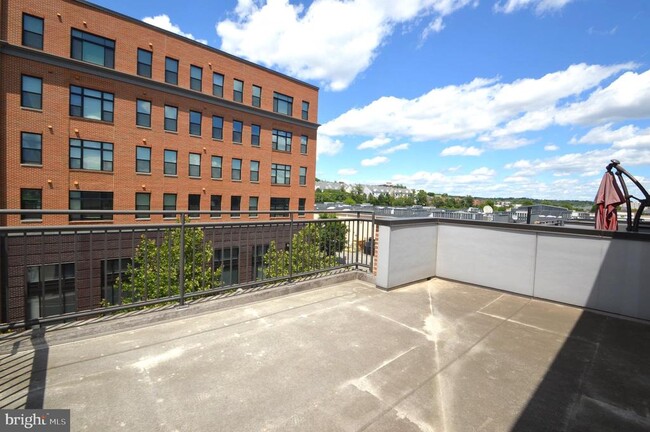 Building Photo - 408 Stabler Ln