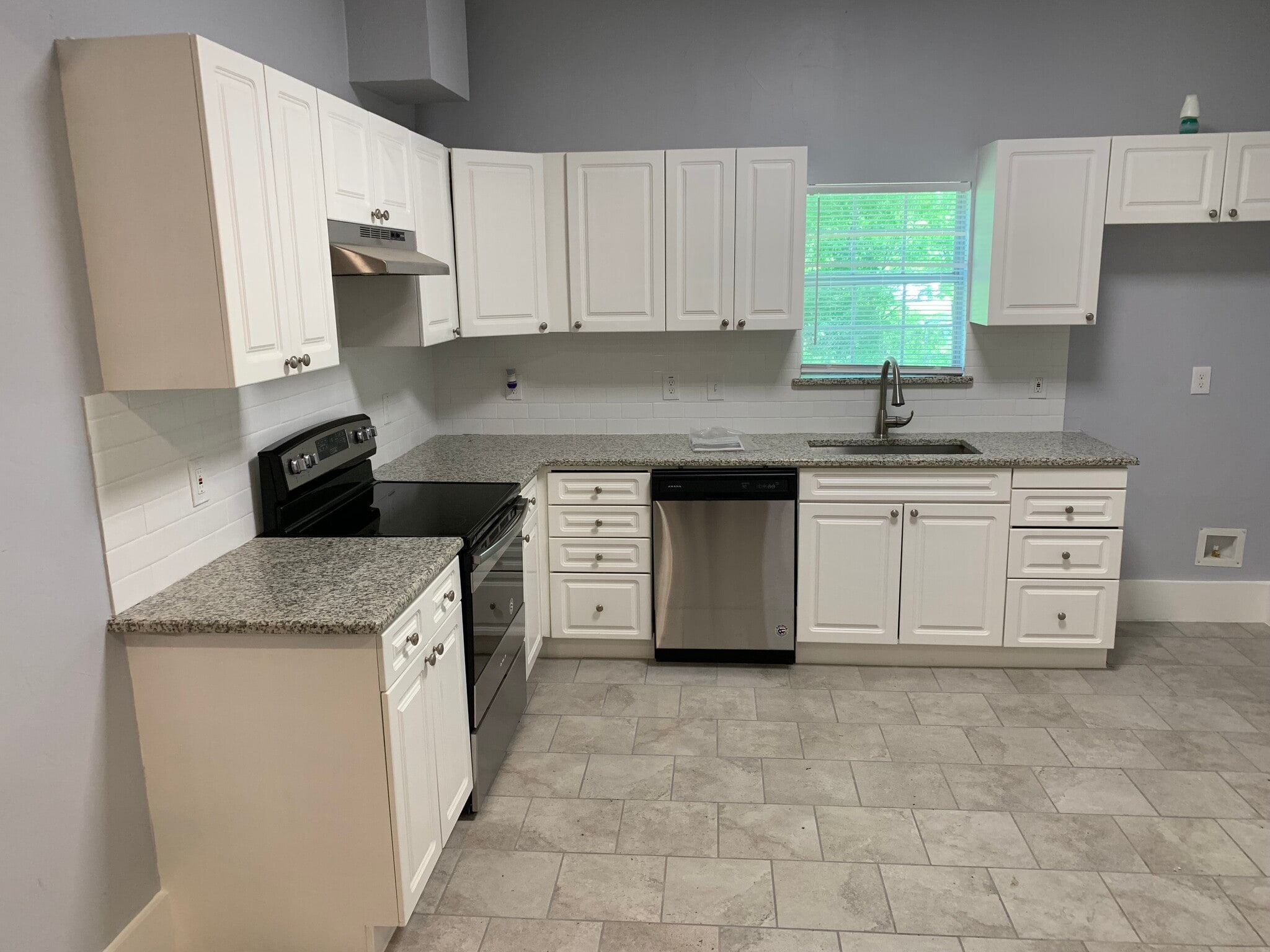 Building Photo - 519 E Evergreen St