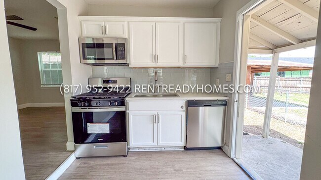 Building Photo - 1123 Sunnyside St