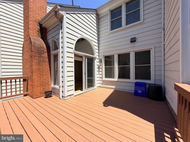 Building Photo - 7418 Crestberry Ln
