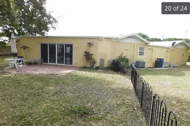 Building Photo - 8185 Longbay Blvd