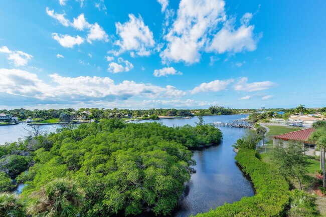 Building Photo - 601 Seafarer Cir