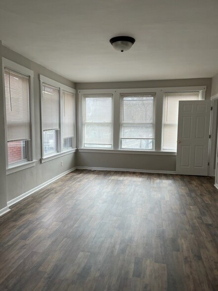 Building Photo - 6681 Ridgeville St