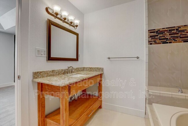 Building Photo - 2581 S Hazel Ct