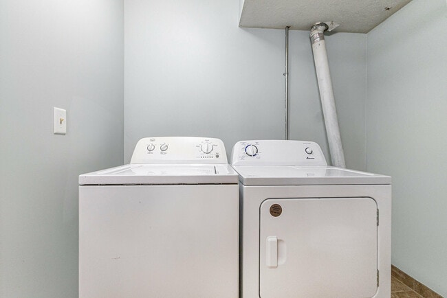 Building Photo - 960 Cedar Run Ct NW