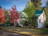 Building Photo - Beautiful 3 bedroom home in the Garden Dis...