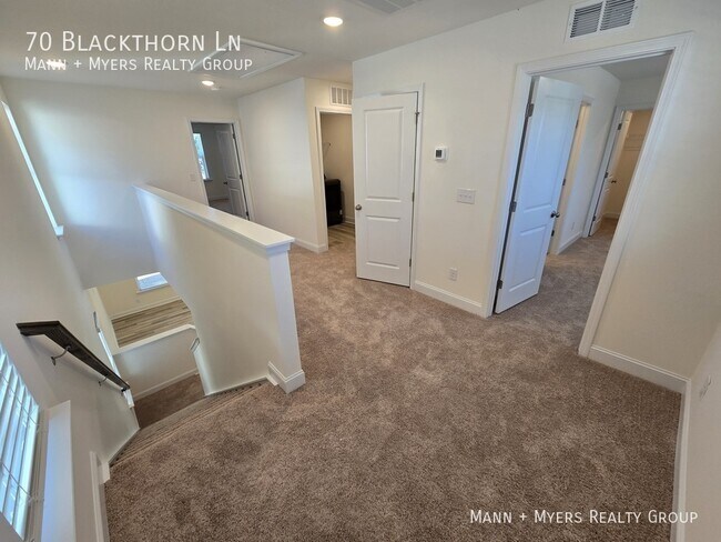 Building Photo - 70 Blackthorn Ln