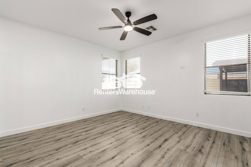 Building Photo - 17088 W Lundberg St