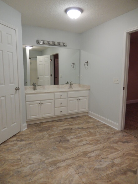 Master Bathroom with Double Sinks - 319 Southern Comfort Dr