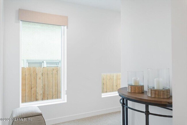 Building Photo - 114 12th Ave S