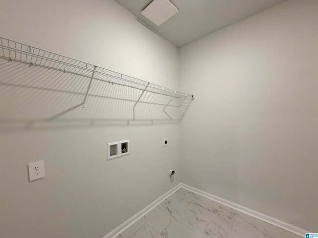 Building Photo - 4602 Hampton Glen Circle SE