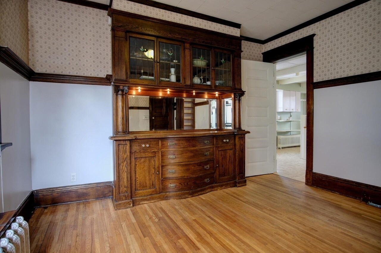 Building Photo - 1685 Taylor Ave W