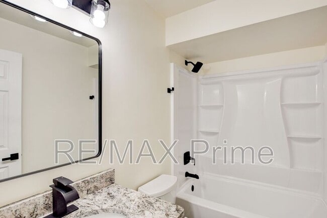 Building Photo - 1306 Linden Ave