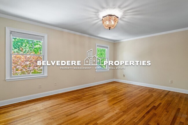 Building Photo - 4 bed in Hamilton Lakes