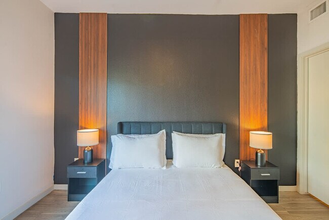 Building Photo - 914 N 3rd St