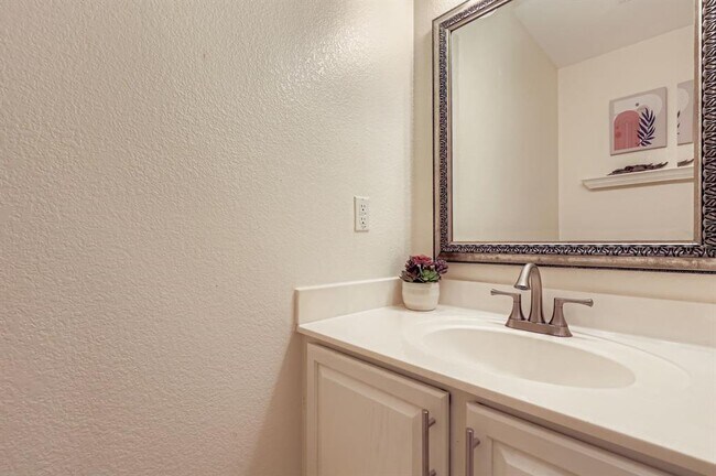 Building Photo - 312 Brentwood Dr