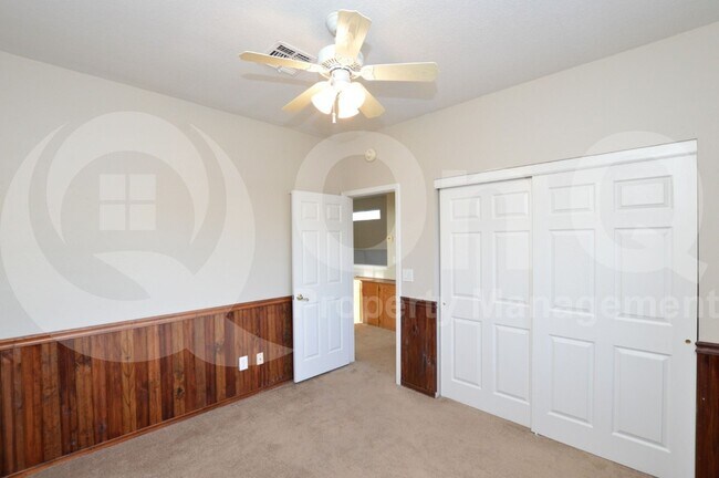 Building Photo - 2125 E Nantuckett Dr