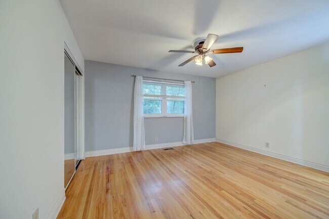 Building Photo - Lindbergh School District Near Mercy St. Anthonys Hospital – Prime Location!