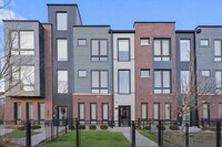 Building Photo - 4246 W Belmont Ave